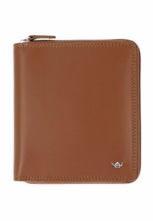 Portefeuille en cuir marron avec fermeture éclair tout autour, coutures visibles et petit logo argenté en bas à droite sur fond blanc.