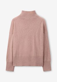 Pull en tricot rose, avec un col haut, une coupe décontractée et des poignets et un ourlet côtelés. Texture douce avec un léger éclat. Détails comprenant des coutures d'épaule tombantes.