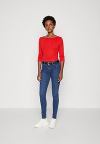 Tommy Hilfiger SLIM CODY BOAT - Topper langermet - fierce red