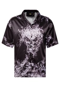 Camisa negra de manga corta con un acabado brillante, que presenta un diseño central de calavera rodeado de gráficos en forma de llamas blancas y botones negros.