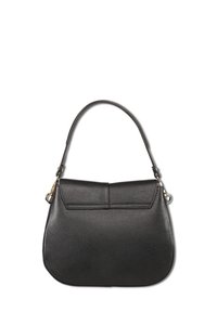 Schwarze, strukturierte Lederhandtasche mit einem kurzen Tragegurt, gewölbtem Boden und goldfarbener Hardware auf weißem Hintergrund.