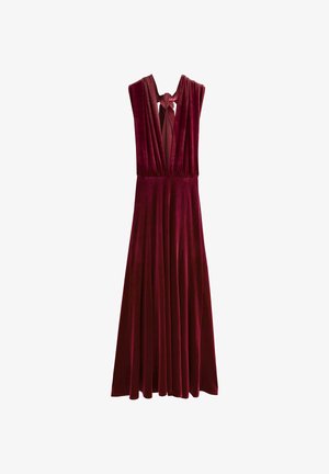 Bordowa sukienka z aksamitu z głębokim dekoltem w kształcie V i szerokimi ramiączkami; z tylnym wiązaniem i płynącą spódnicą. Gładka tekstura, elegancki design.