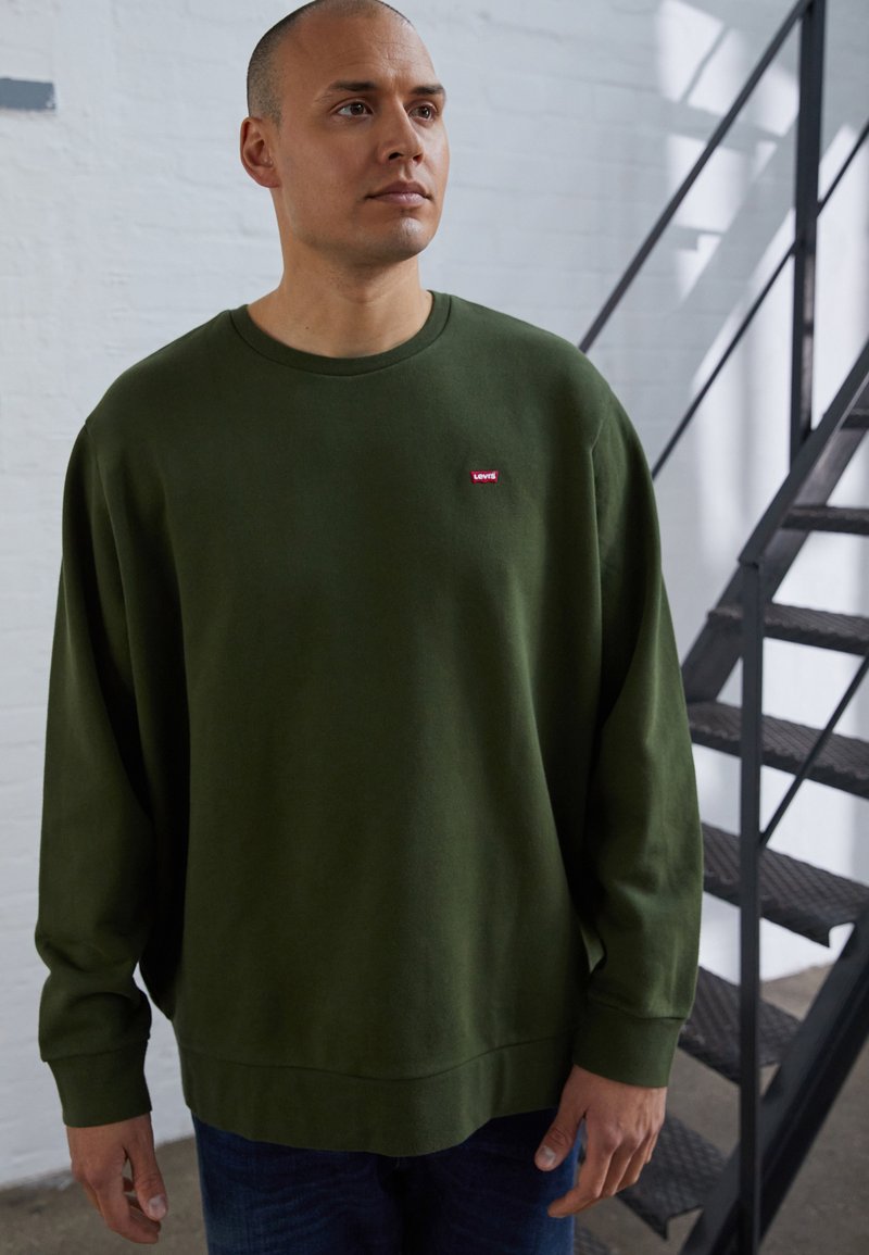 Levi's® Plus ORIGINAL CREW - Camisola - mossy green