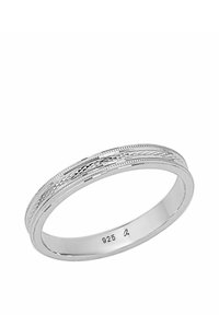 Anello in argento sterling, finitura lucida, con tre bande testurizzate caratterizzate da sottili solchi e linee intricate, di circa 2 mm di larghezza.