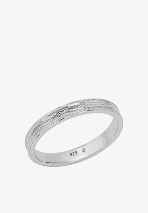 Ehering aus Sterlingsilber mit polierter Oberfläche, ausgestattet mit drei strukturierten Bändern, die feine Rillen und komplizierte Linien aufweisen, und eine Breite von etwa 2 mm haben.