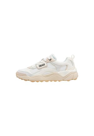 Sneaker sportiva bianca e beige con suola spessa, dettagli in mesh e pelle, lacci e logo "COLMAR" sul lato.