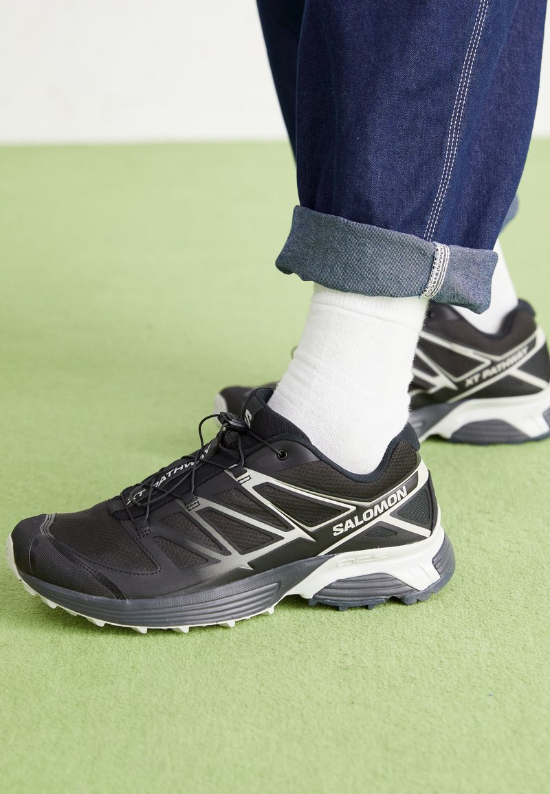 Salomon XT-PATHWAY UNISEX - Trainers - black/lunar rock/black