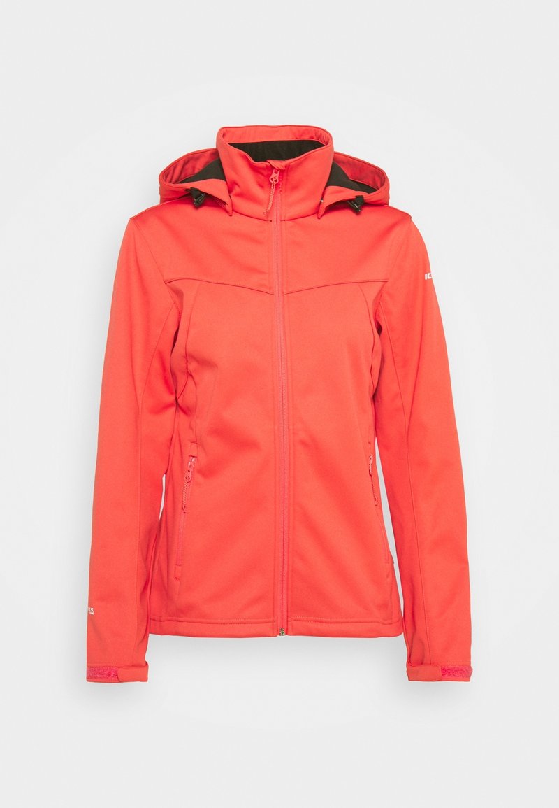 Veste softshell corail vif avec fermeture éclair devant, deux poches latérales zippées, capuche réglable et bandes velcro aux poignets.