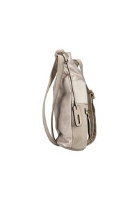 Beige synthetische Umhängetasche mit strukturiertem Finish, abnehmbarem Anhänger und seitlichem Reißverschlussfach, ausgestattet mit einem schmalen Schulterriemen.