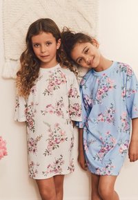 Next 2 PACK  - Naktskrekls - blue white floral