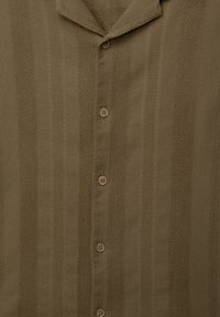 PULL&BEAR SHORT SLEEVE RUSTIC - Ing - green