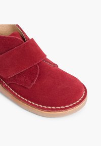 Pisamonas CHUKKA - Botines - burdeos