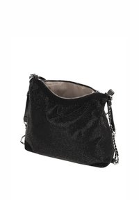 Bolso de hombro negro con lentejuelas, interior liso, cierre de cremallera y una correa de cadena para el hombro. Presenta un exterior suave y texturizado.