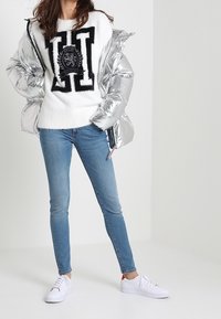 Tommy Hilfiger Sweter