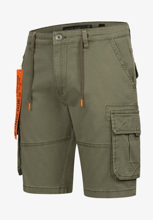 Olivengrønne cargo shorts laget av slitesterkt stoff, med flere lommer, en fleksibel midje med snorestrammere, og orange merkeaksenter.