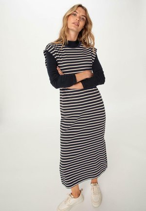 hessnatur MIDI REGULAR - Robe pull - düne