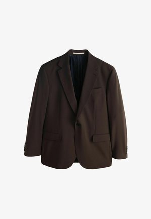 Sötétbarna blézer bevágott hajtókákkal, egysoros gombolással, két elülső zsebbel és háromgombos díszítéssel az ujjakon. Sima szövetfelület.