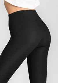 Poupée Marilyn ACTIVE czarny