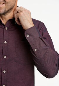 Jack's Sportswear OXFORD SUPERFLEX  - Camisa - deep red mix
