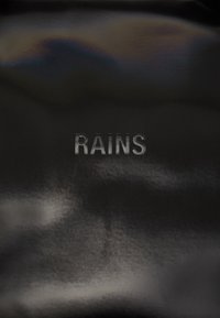 Rains HILO BAG SMALL UNISEX - Weekendveske - night