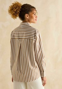 Tom Joule AMILLA LONGLINE - Button-down blouse - tan white stripe