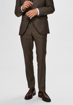 SLIM FIT - Suit trousers - camel