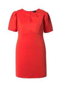 Rotes kurzärmeliges Kleid mit Rundhalsausschnitt, das eine Schlüsselaugen-Aussparung an der Brust und leicht geraffte Puffärmel hat. Glatte Stoffoberfläche.