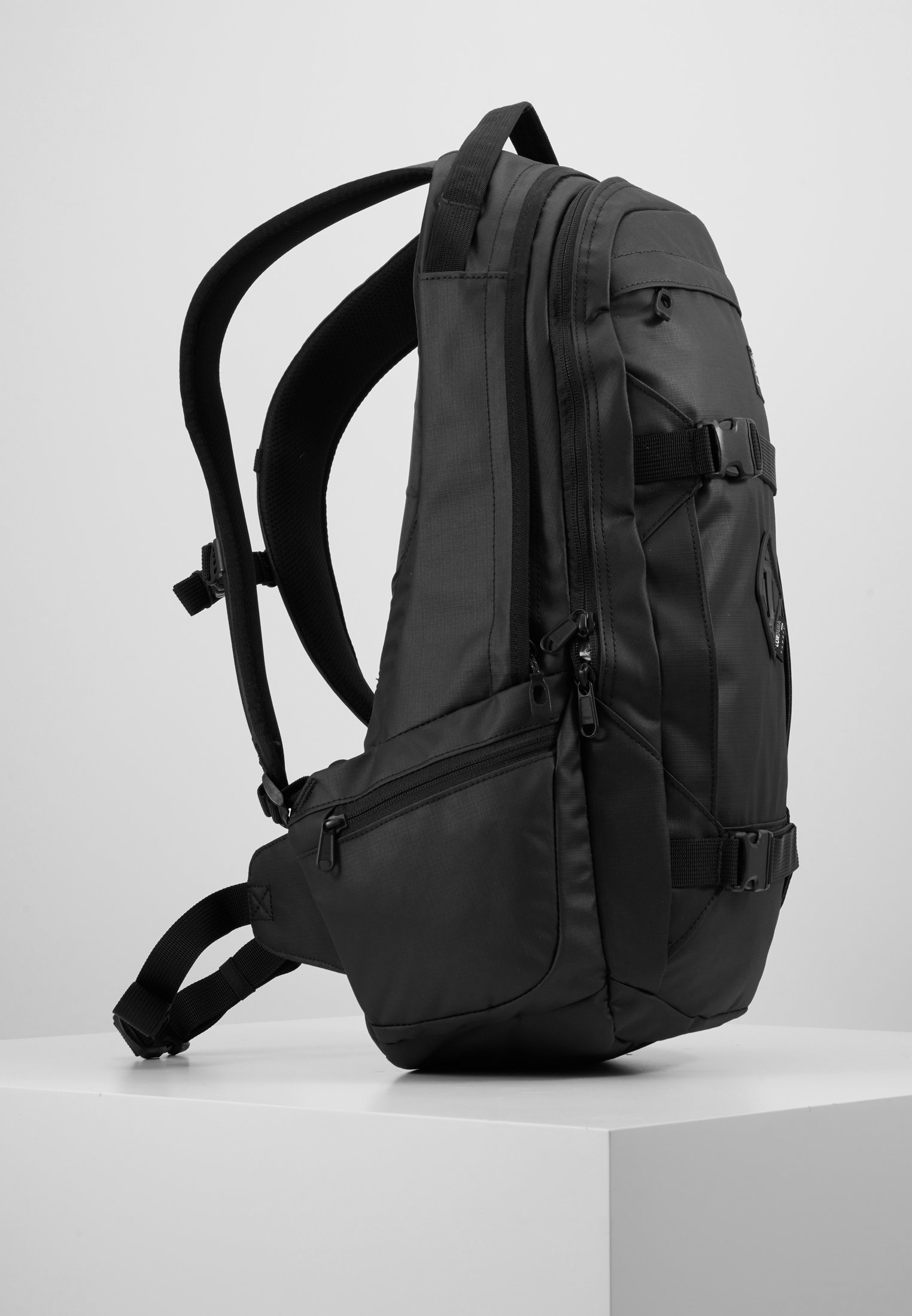 dakine mission 25l squall