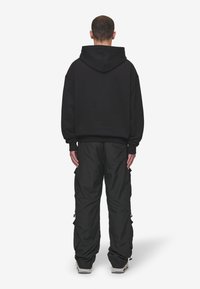 Pegador ALDEN OVERSIZED HOODIE - Kapucnis pulóver - washed black