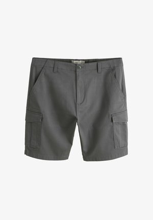 Pantaloni scurți cargo gri închis cu nasture și fermoar în față, bucle pentru curea, buzunare oblice frontale și două buzunare cargo cu clapetă pe fiecare picior.