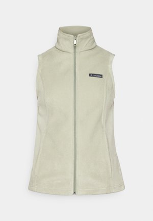 Világoszöld fleece mellény magas gallérral és teljes elülső cipzárral. A bal mellrészen egy kis fekete Columbia logó található.