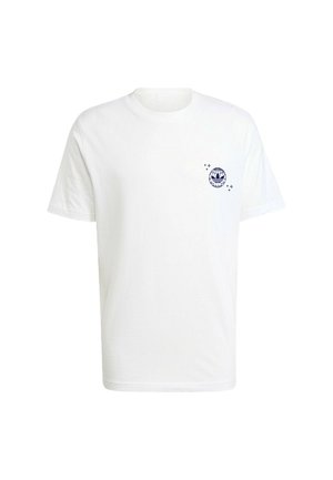 Weißes Baumwoll-T-Shirt mit kurzen Ärmeln und rundem Halsausschnitt, mit einem kleinen blauen grafischen Logo auf der linken Brustseite.