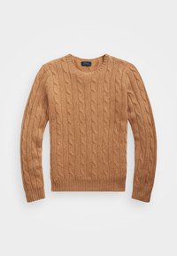 Kamel-farbenes Kabelstrick-Crewneck-Sweatshirt mit langen Ärmeln, gerippten Bündchen und Saum, flach auf einem weißen Hintergrund ausgelegt.