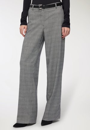 Pantaloni a gamba larga grigio a quadri con vita alta, dotati di una cintura nera, una texture liscia e una vestibilità ampia per il comfort.