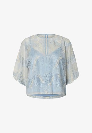 Helege sinine pitsbluus, millel on lõdva lõikega, lühikesed varrukad, ümmargune krae ja võtmeaugu tagaosa kinnitus. Peene muster kogu ulatuses.