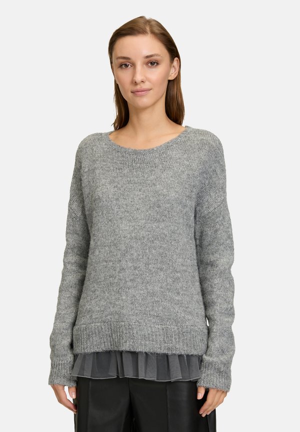 MIT RUNDHALSAUSSCHNITT - Strickpullover - grau