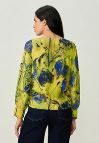 Next GATHERED SIDES REGULAR FIT - Blúzka - yellow blue print