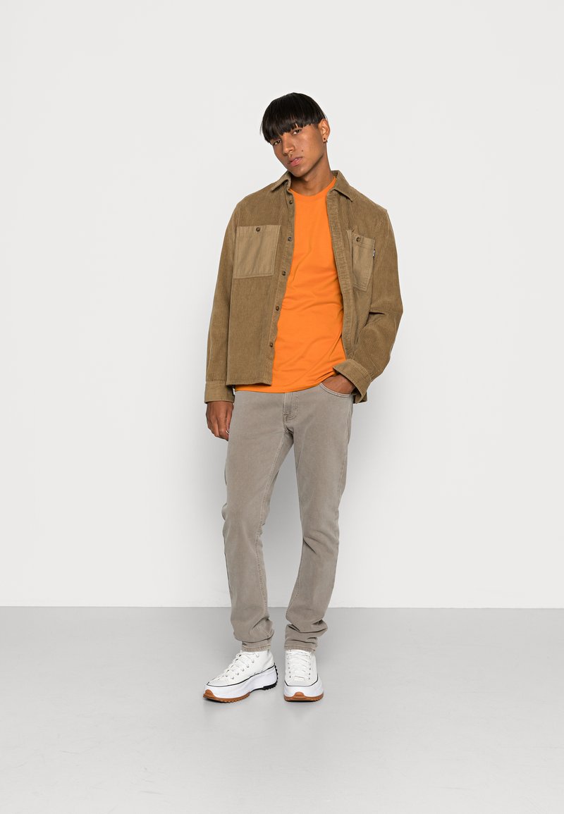 Damen Kleider | PS Paul Smith ZEBRA BADGE UNISEX T-Shirt basic orange - YS93857 Damen Kleider | PS Paul Smith ZEBRA BADGE UNISEX T-Shirt basic orange - YS93857