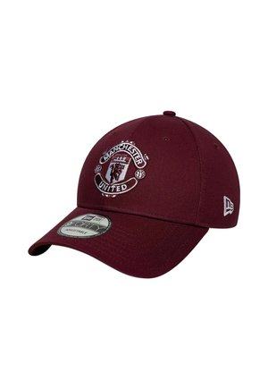 Maroon adjustable baseball cap with embroidered white Manchester United crest and New Era logo on the side.