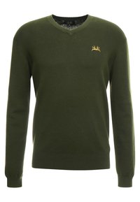 Olivegrüner gestrickter Pullover mit V-Ausschnitt, langen Ärmeln und gerippten Bündchen, ausgestattet mit einem kleinen gelben Logodetail auf der Brust.