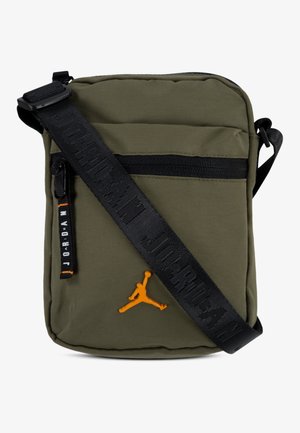 AIRBORNE FESTIVAL BAG - Bandolera - medium olive