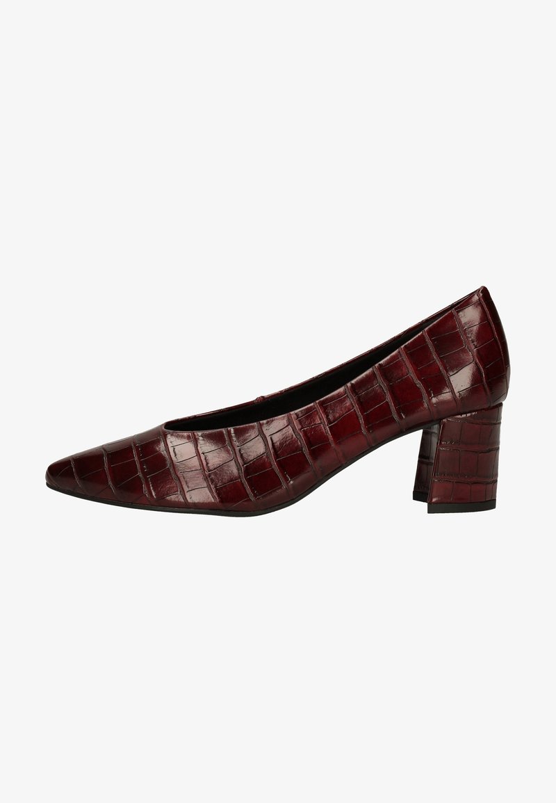 Escarpin pour femme en cuir bordeaux à motif crocodile, avec un petit talon bloc et un bout pointu.