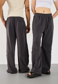 YOURTURN by Zalando UNISEX - Joggebukse - dark grey