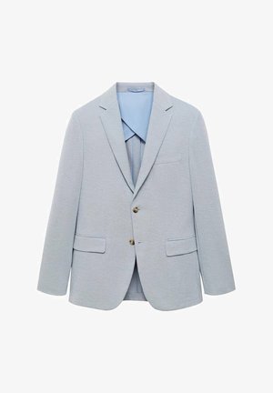 Lichtblauwe blazer van een gestructureerde stof, met notch-lapels, twee voorzakken en een sluiting met één knoop.