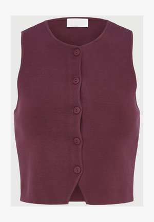 Bezrukávý pletený svetr v tmavě purpurové barvě s kulatým výstřihem a pěti předními knoflíky od shora až dolů.