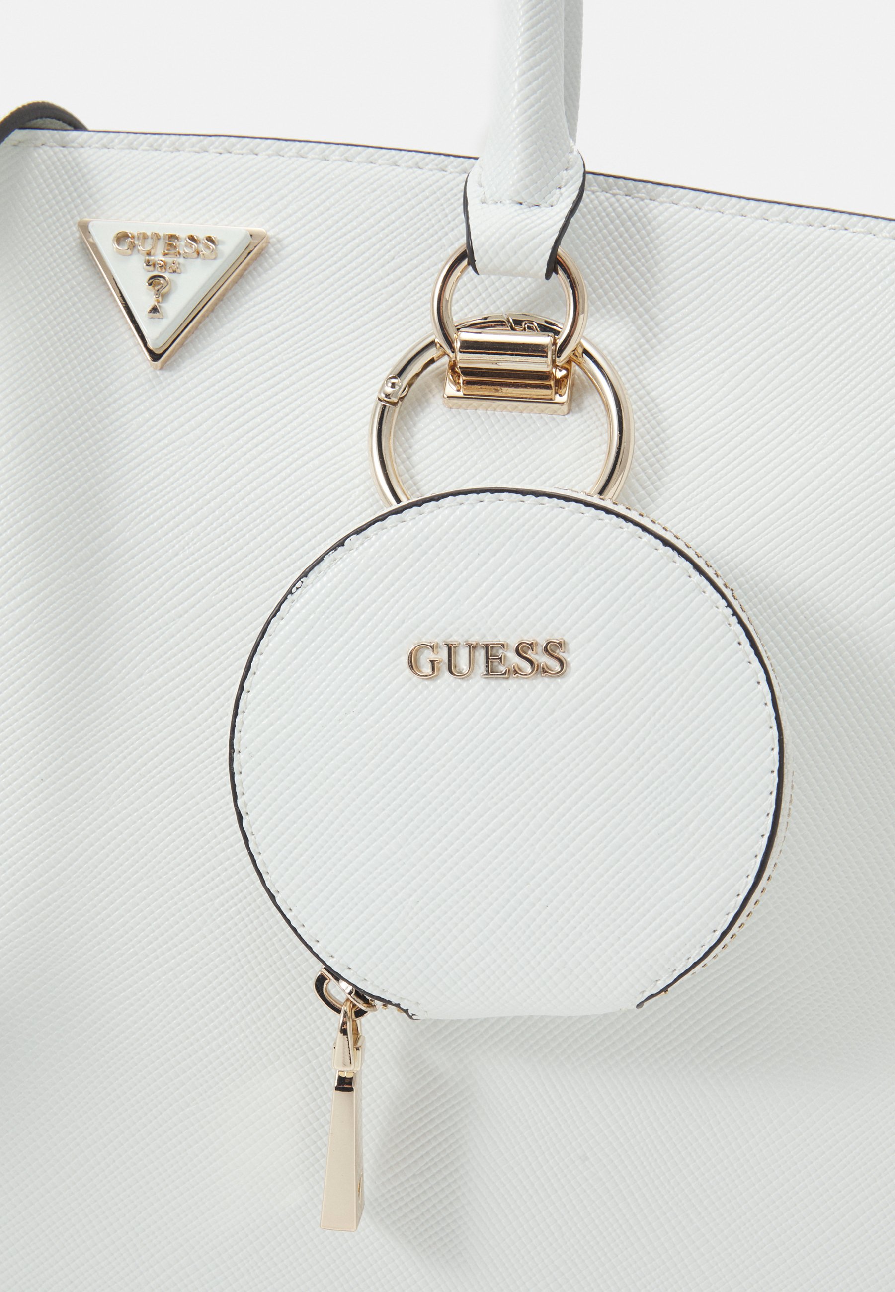 Guess ALEXIE GIRLFRIEND SATCHEL - Bolso de mano - weiß/blanco - Zalando.es