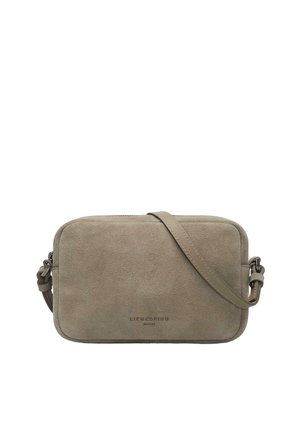 Kleine rechteckige taupefarbene Wildleder-Crossbody-Tasche mit verstellbarem Riemen und geprägt Liebeskind Berlin-Logo vorne in der Mitte.