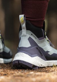 Adidas Terrex - FREE HIKER 2.0 GORE-TEX® - Hikingsko - silver/lucid lemon Miniaturebillede 1