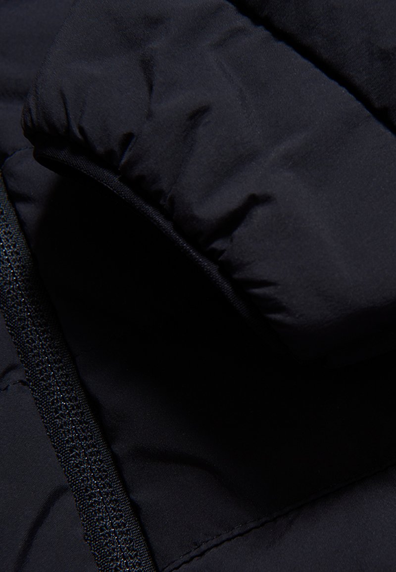 Kinder Jacken | Sail Racing JR GLACIER PRIMALOFT HOOD Daunenjacke black/schwarz - FR80808 Kinder Jacken | Sail Racing JR GLACIER PRIMALOFT HOOD Daunenjacke black/schwarz - FR80808