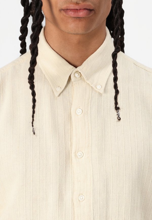 TRADITIONAL COLLAR - Shirt - cream dobby3